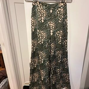 Glamorous Forest Green and Cream Patterned Silk pants - size 34 petite